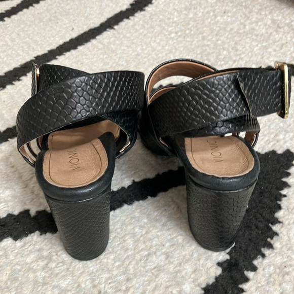 Vionic Black Sandals 6.5-7 Faux Snake Skin - Picture 2 of 7